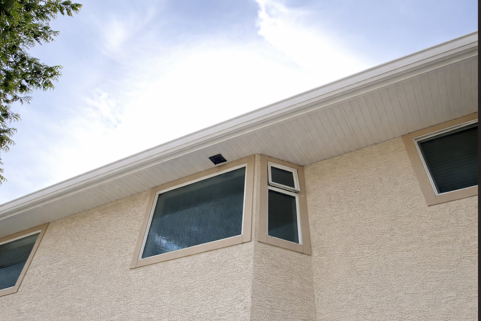 White gutter after whitening treatment