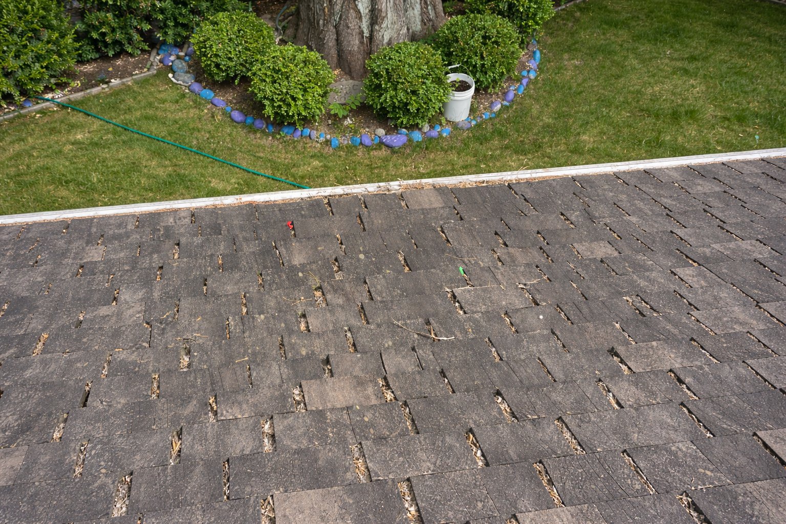 Dirty roof before cleaning